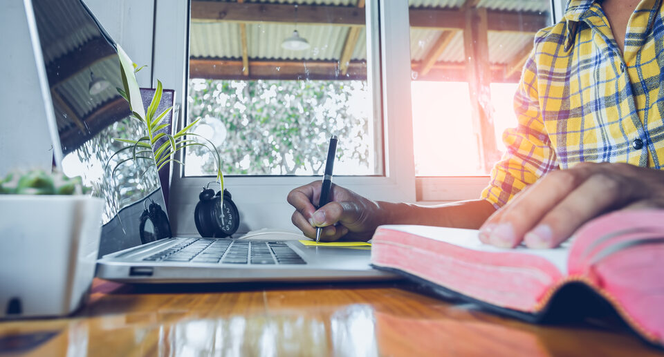 A Organização como Aliada no Estudo Bíblico dos Jovens